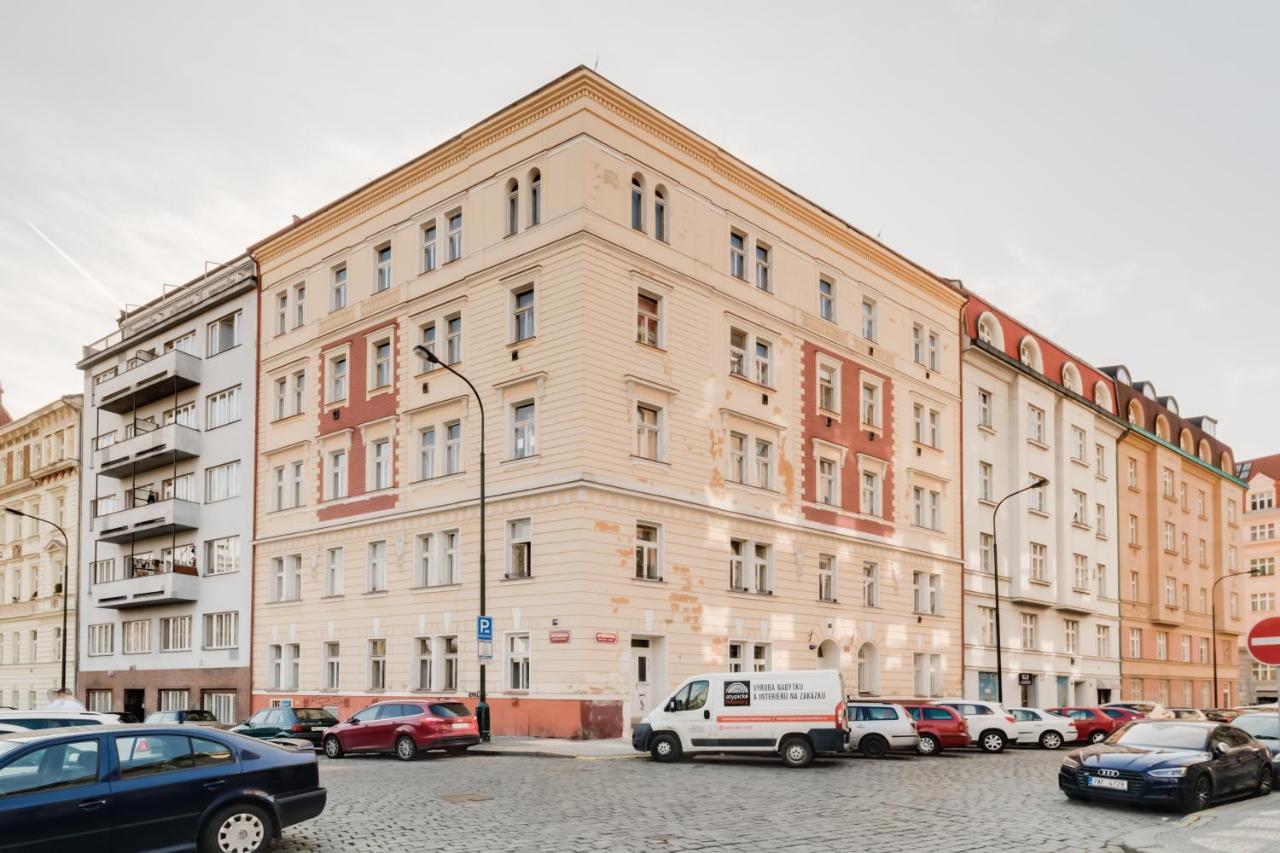 Stay Inn Apartments Naplavka Prag Exteriör bild